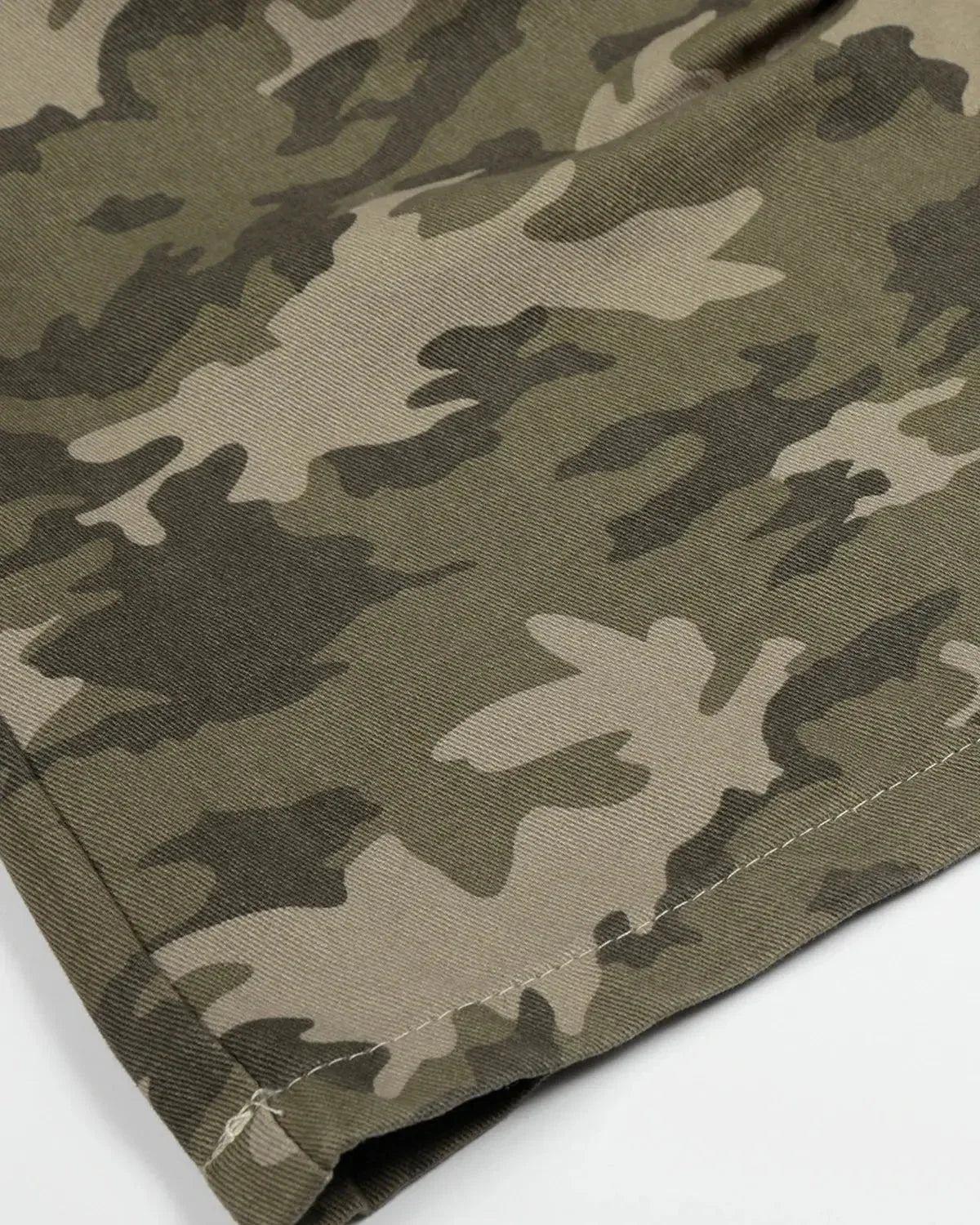 Omygoods Embroidered Camo Cargo Longline Shorts