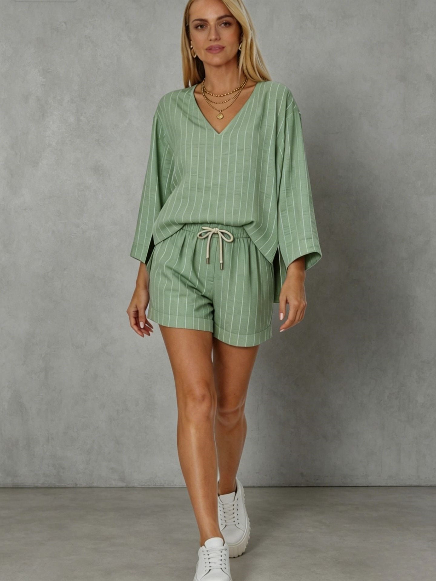 Loose V-neck long sleeved shorts striped set