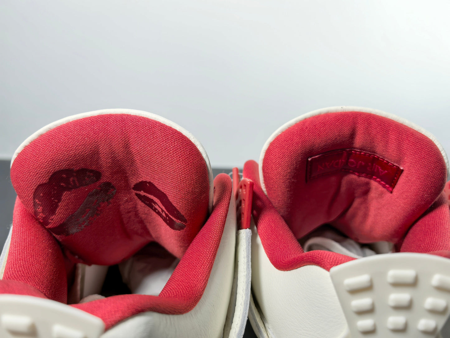 Air Jordan 4 Retro - Elevate Your Style and Comfort - OMYGOODS