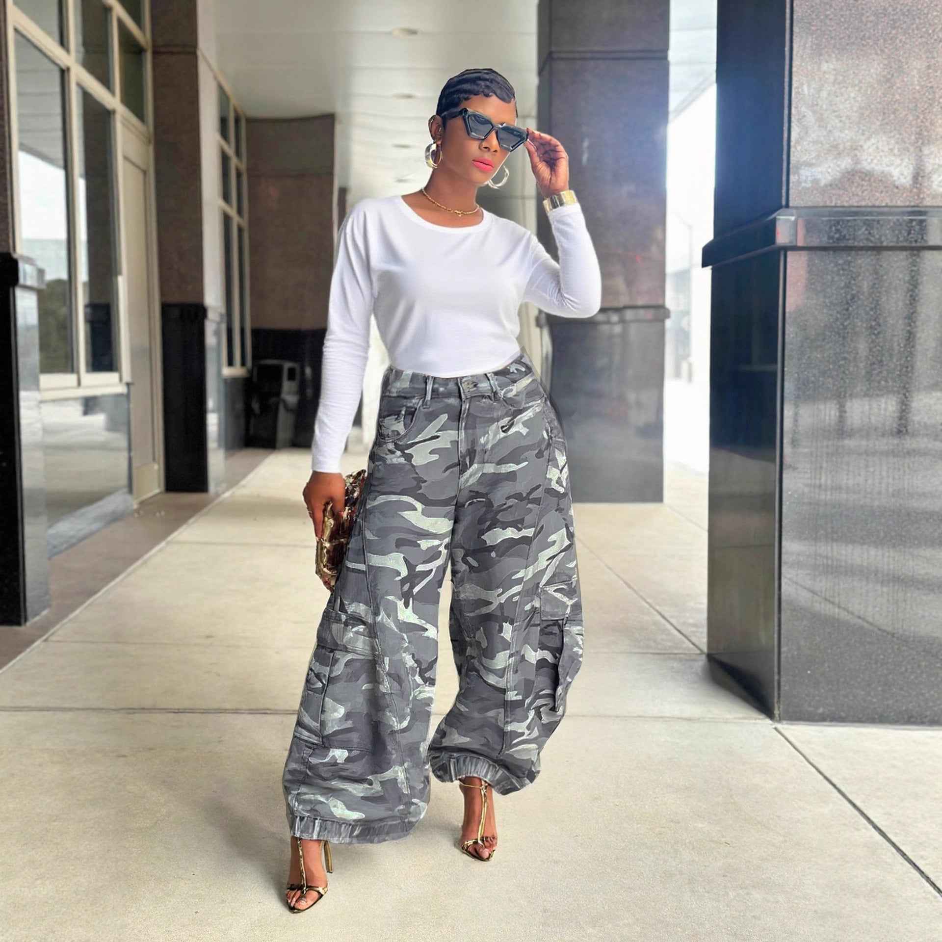 Camouflage Knife-Style Wide-Leg Cargo Jeans