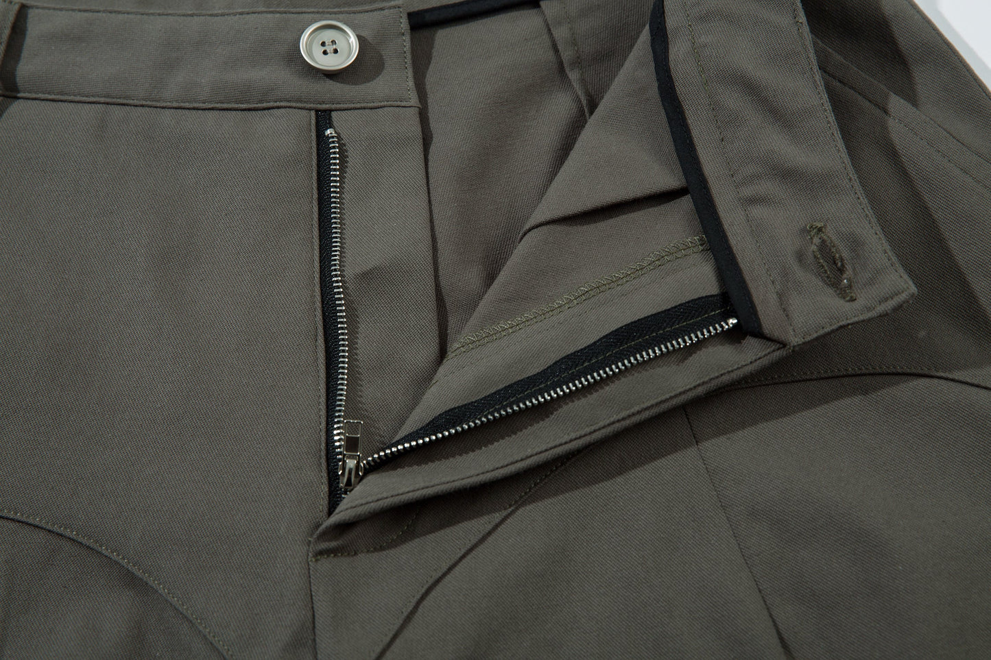 Minimalist Streetwear | Loose Shorts