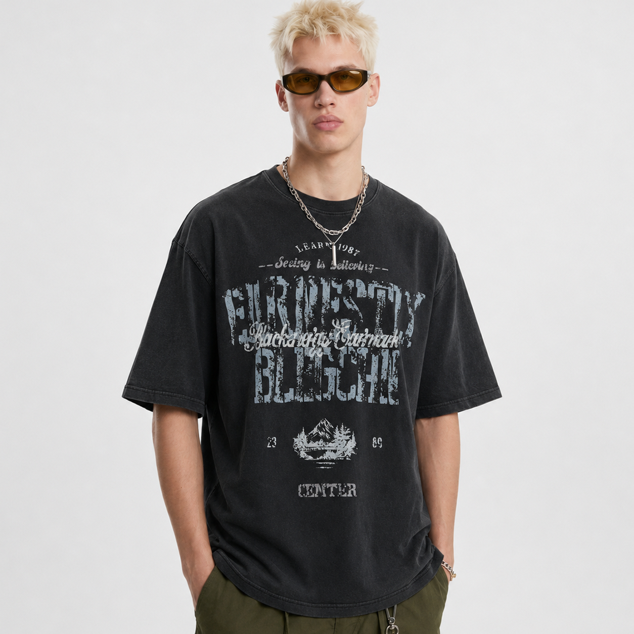 Vintage Washed Mountain Graphic T-Shirt - Elevate Your Outdoor Style