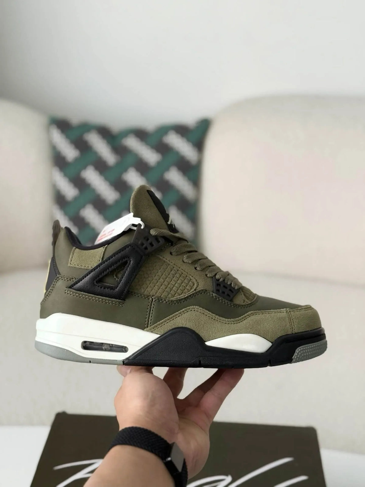 Air Jordan 4 Retro SE Craft “Medium Olive” Sneakers – Olive, Black & Cream - OMYGOODS