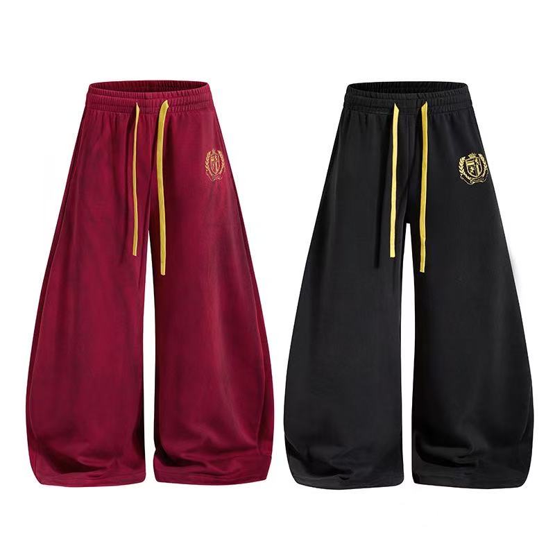 Vintage Crest Emblem Print Baggy Wide-Leg Sweatpants - OMYGOODS