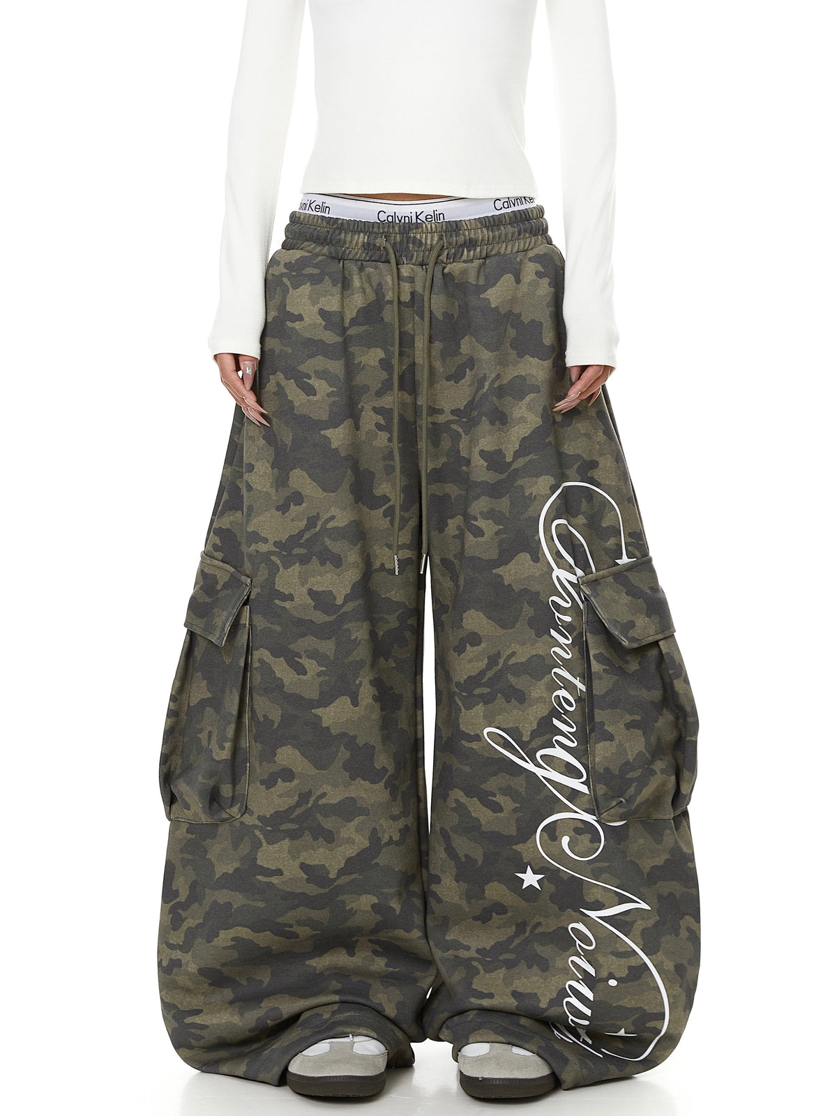 Camo Cursive Script Print Wide-Leg Sweatpants - OMYGOODS