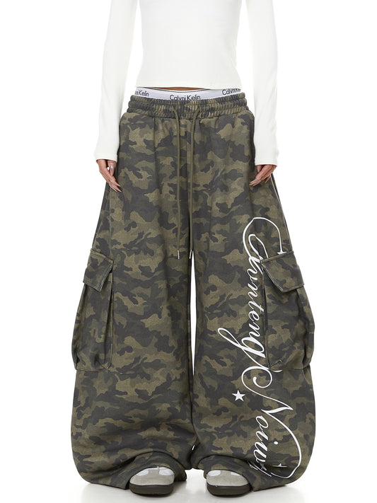 Camo Cursive Script Print Wide-Leg Sweatpants - OMYGOODS