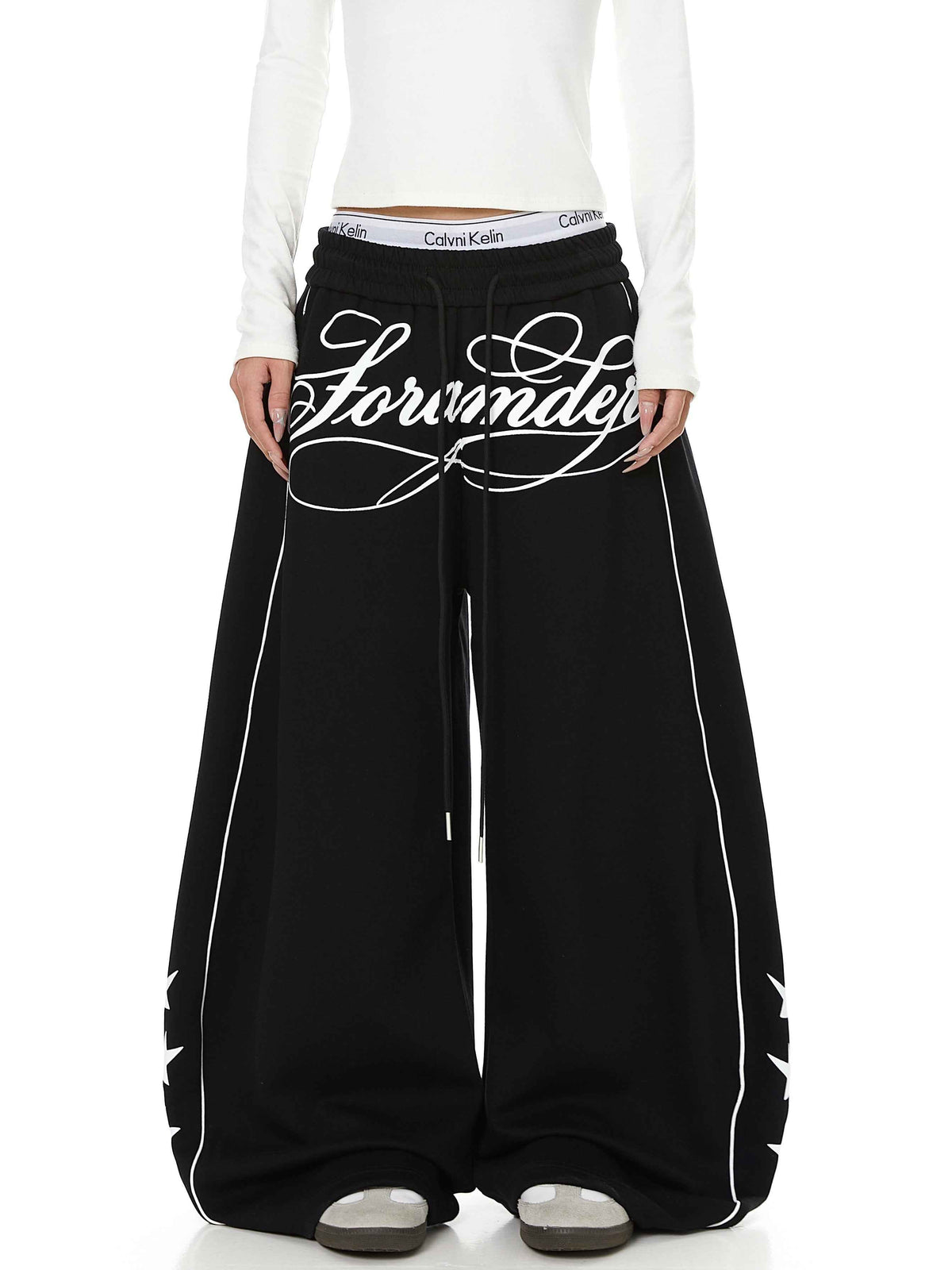 Cursive Text & Side Star Print Wide-Leg Sweatpants