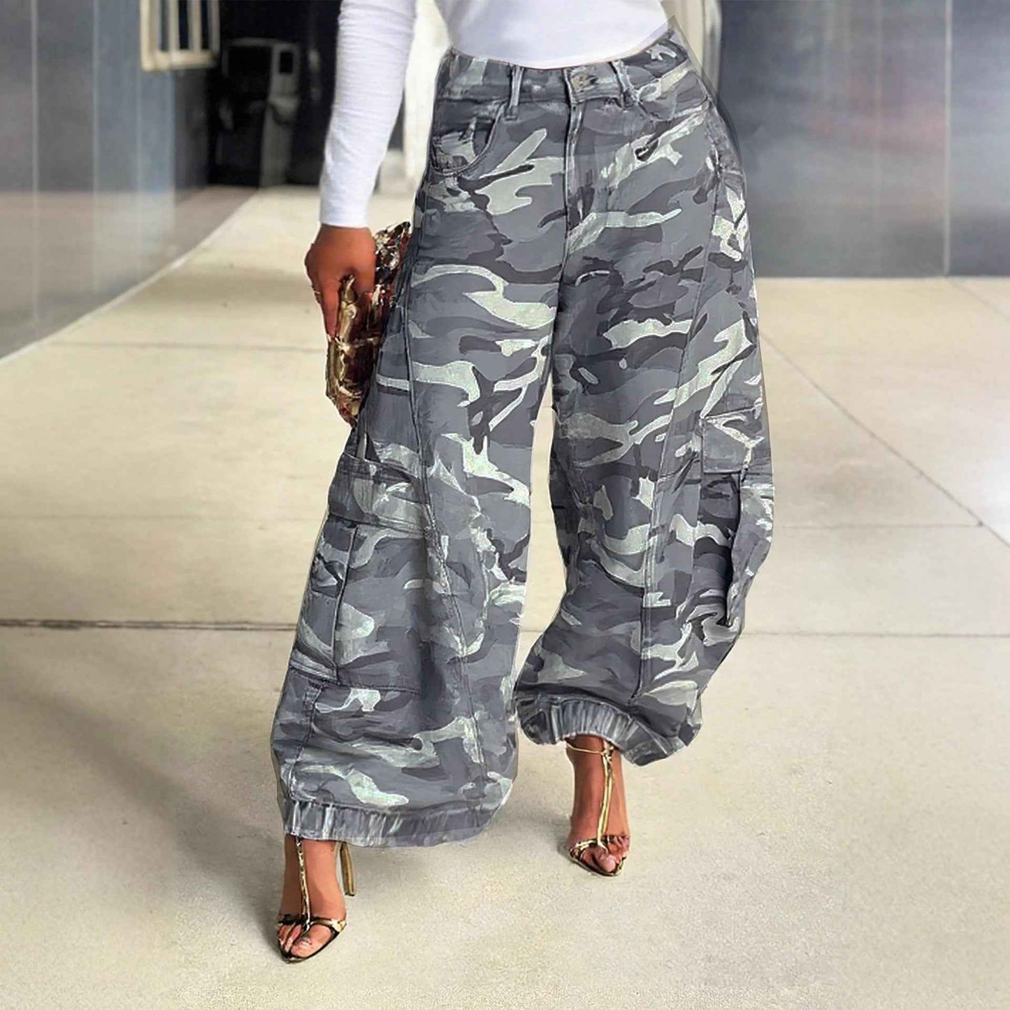 Camouflage Knife-Style Wide-Leg Cargo Jeans