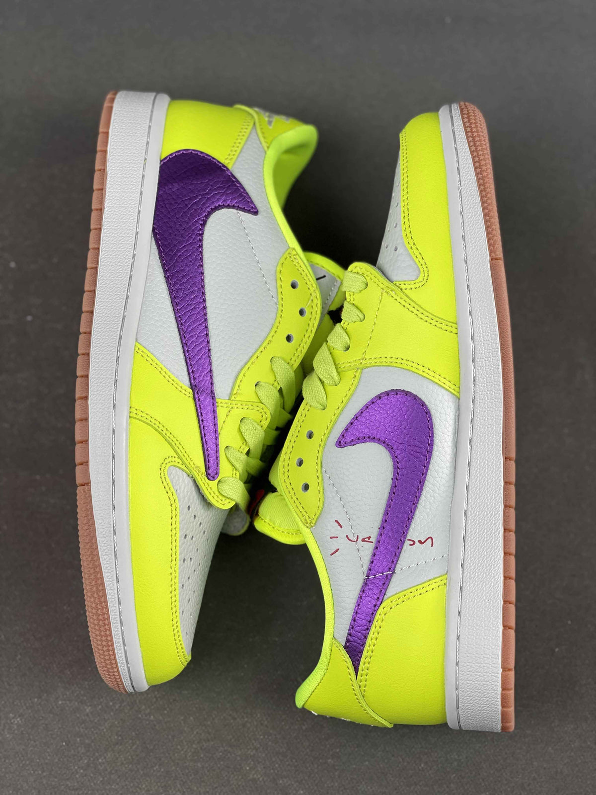 Air Jordan 1 x Travis Scott Neon: Iconic Streetwear Sneaker