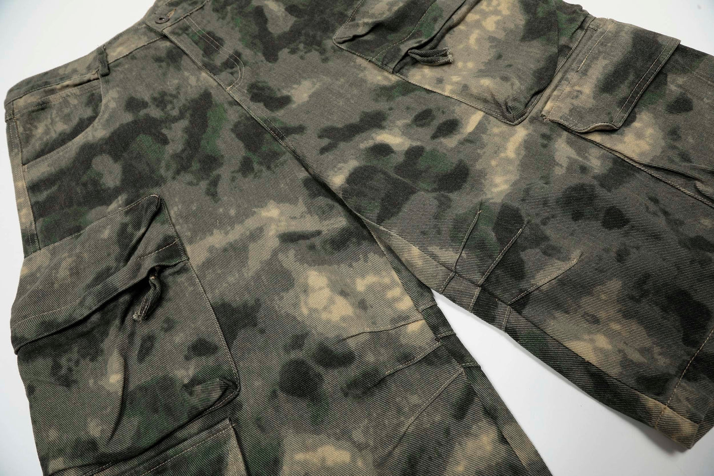 Camo-Print Baggy Cargo Jorts