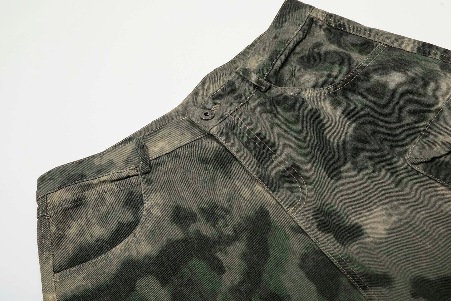 Camo-Print Baggy Cargo Jorts