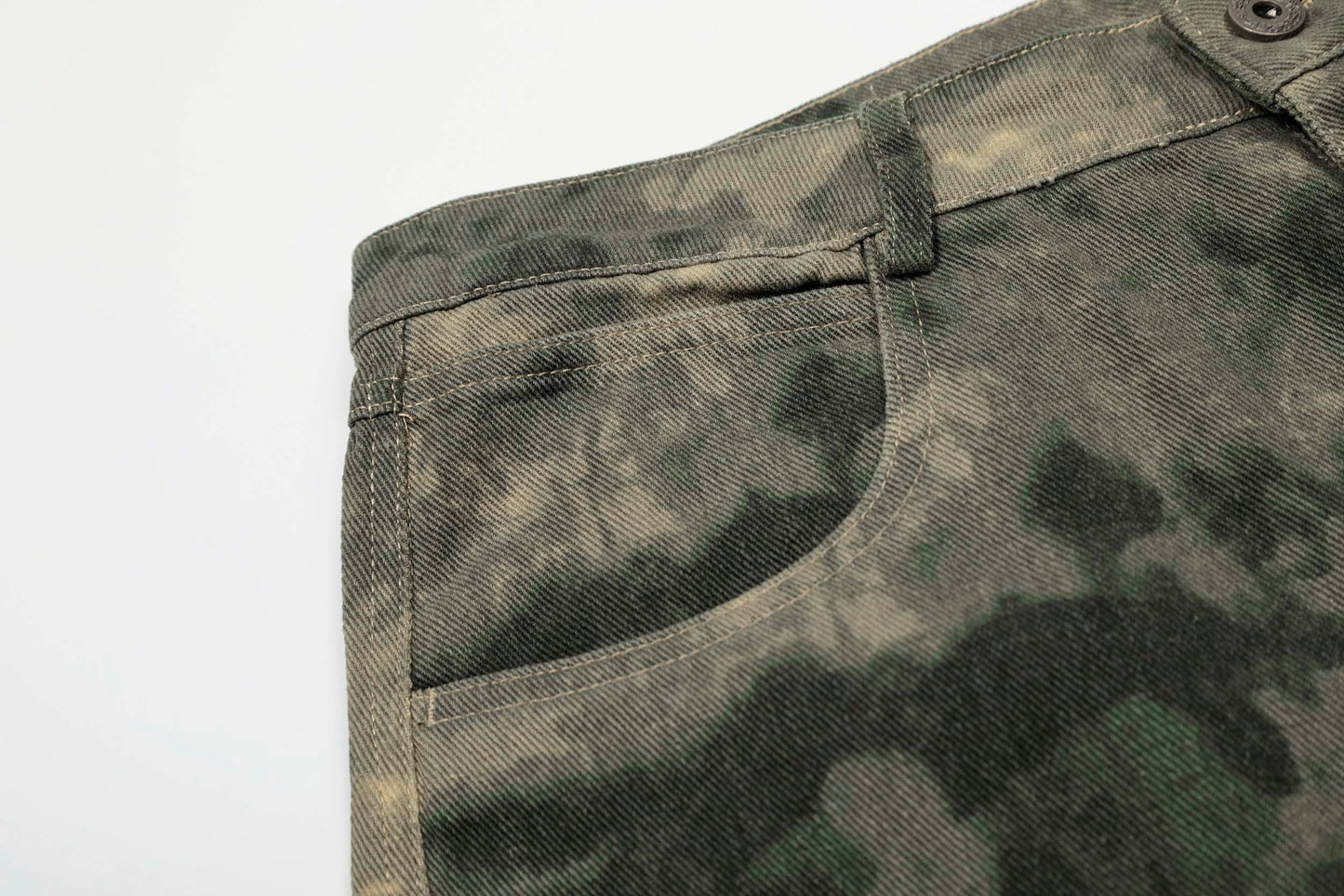 Camo-Print Baggy Cargo Jorts
