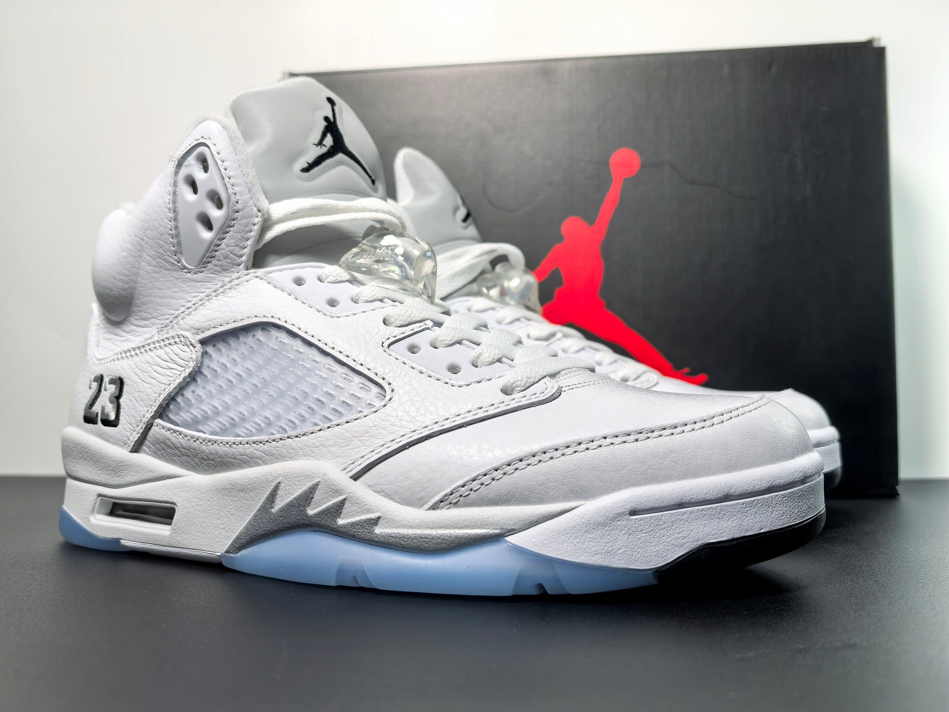 Air Jordan 5 OG White Metallic - Classic Style meets Performance - OMYGOODS
