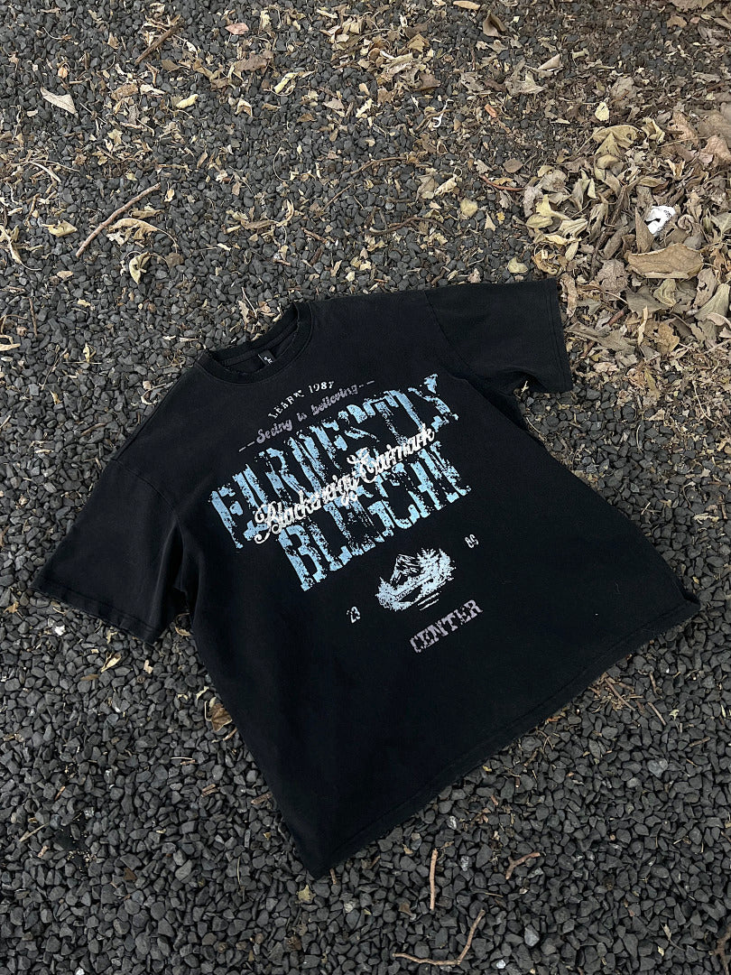 Vintage Washed Mountain Graphic T-Shirt - Elevate Your Outdoor Style
