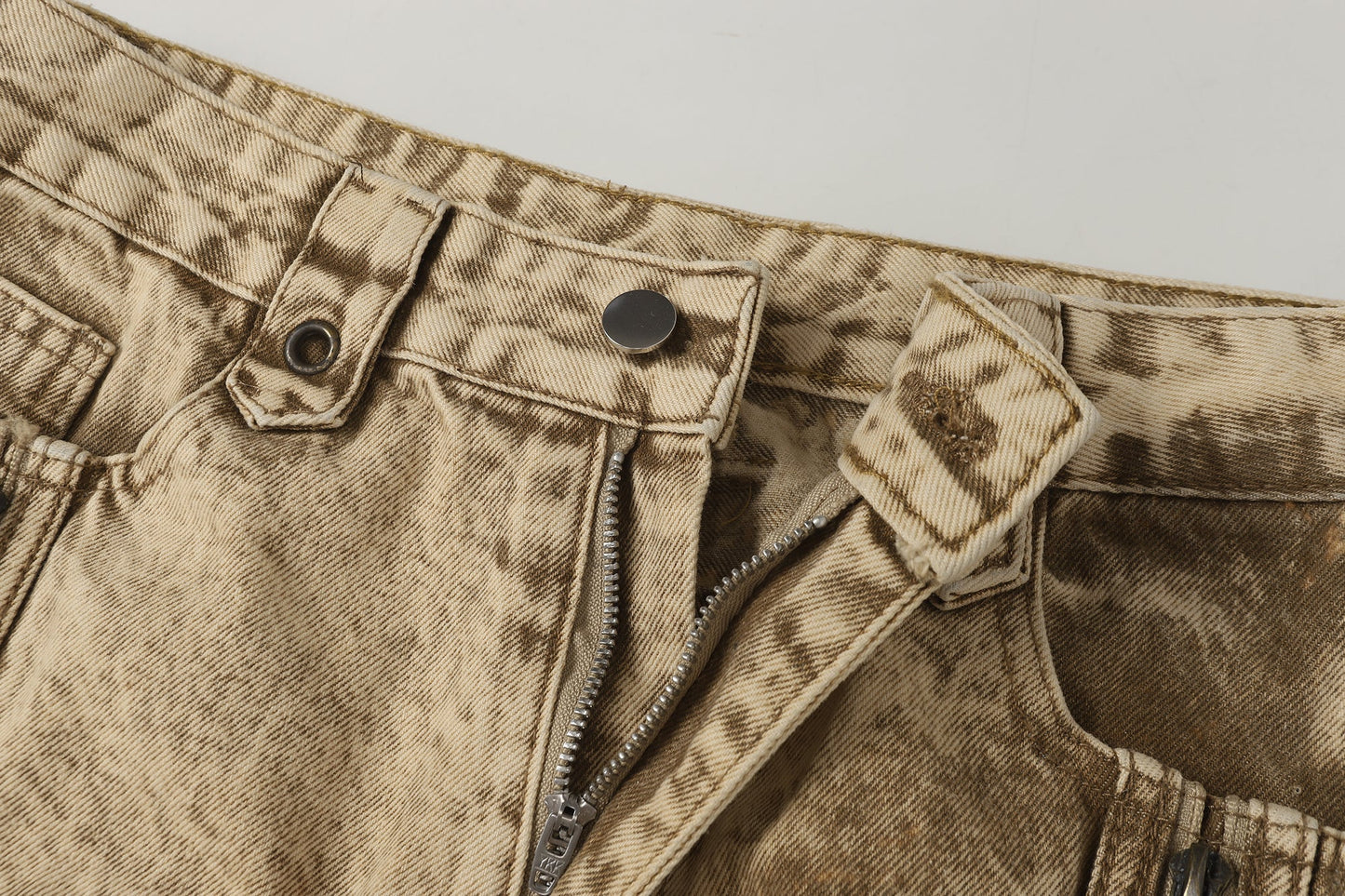 Distressed Raw-Edge Panel Sculpted Wide-Leg Jeans