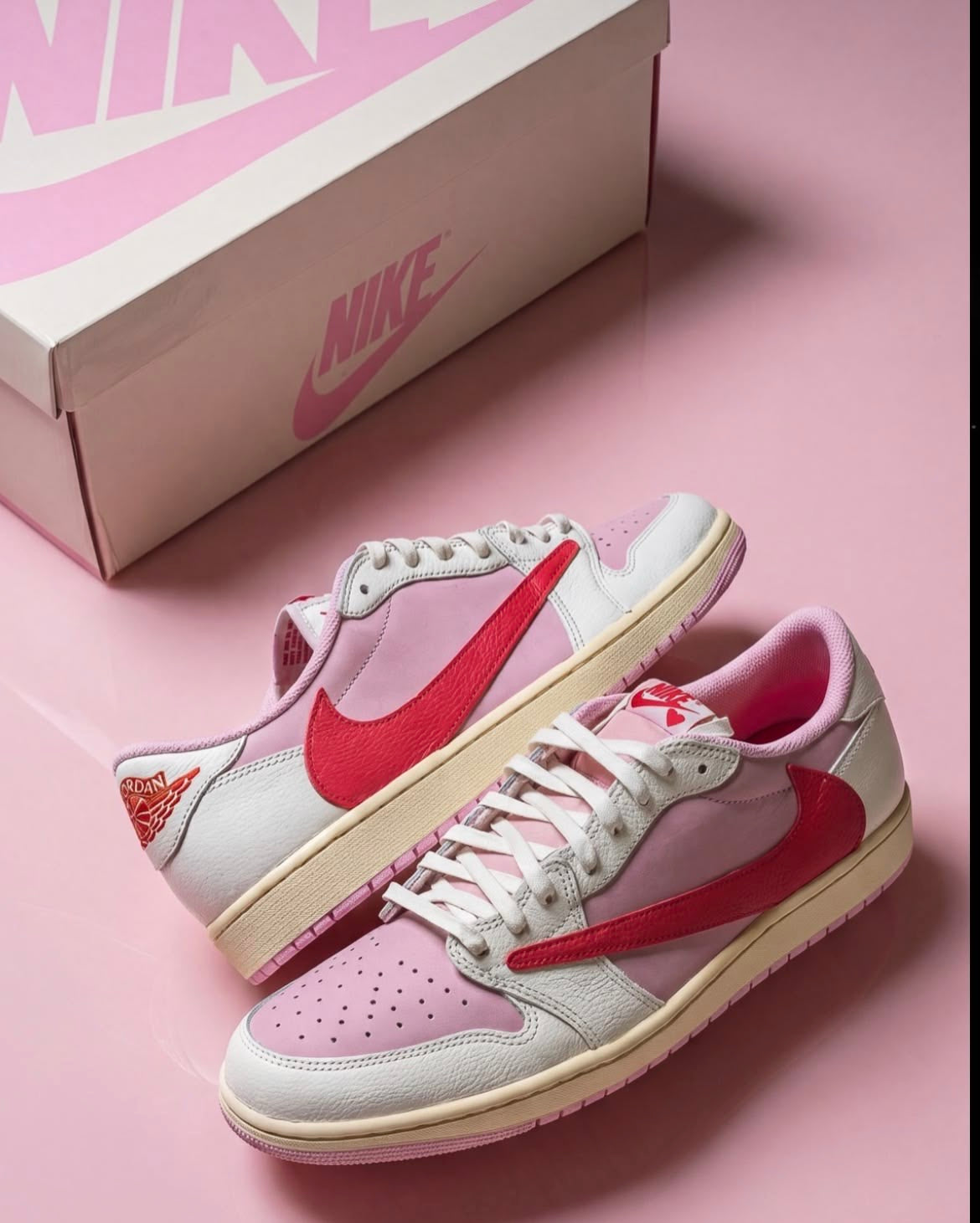 Travis Scott × AJ1 Low "Shy Pink" - Elevate Your Style - OMYGOODS