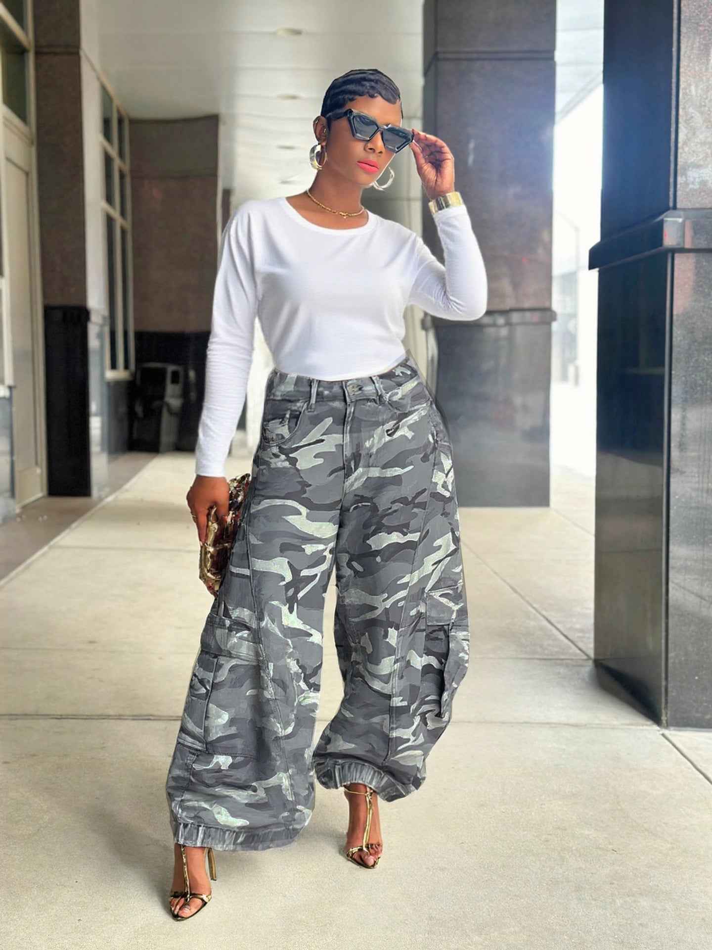 Camouflage Knife-Style Wide-Leg Cargo Jeans