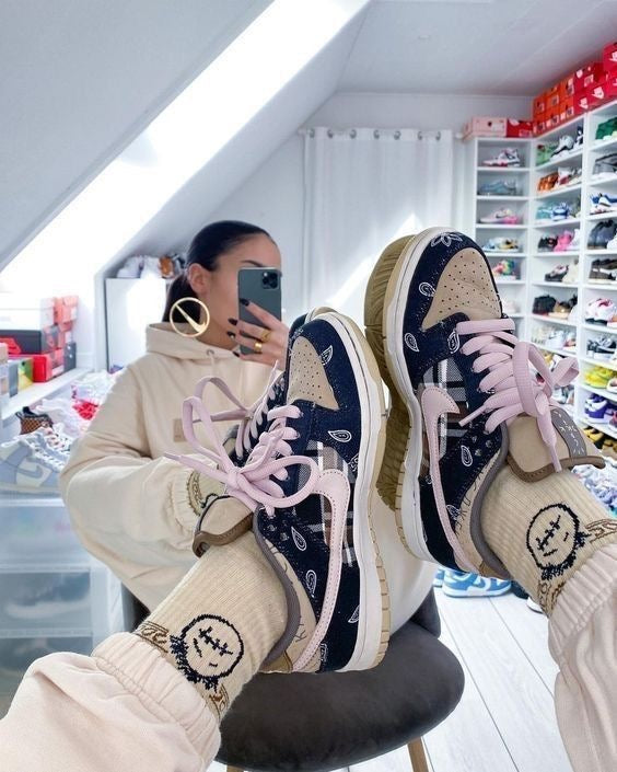 Travis Scott x SB Dunk Low QS 'Cactus Jack' – A Fusion of Style and Culture - OMYGOODS