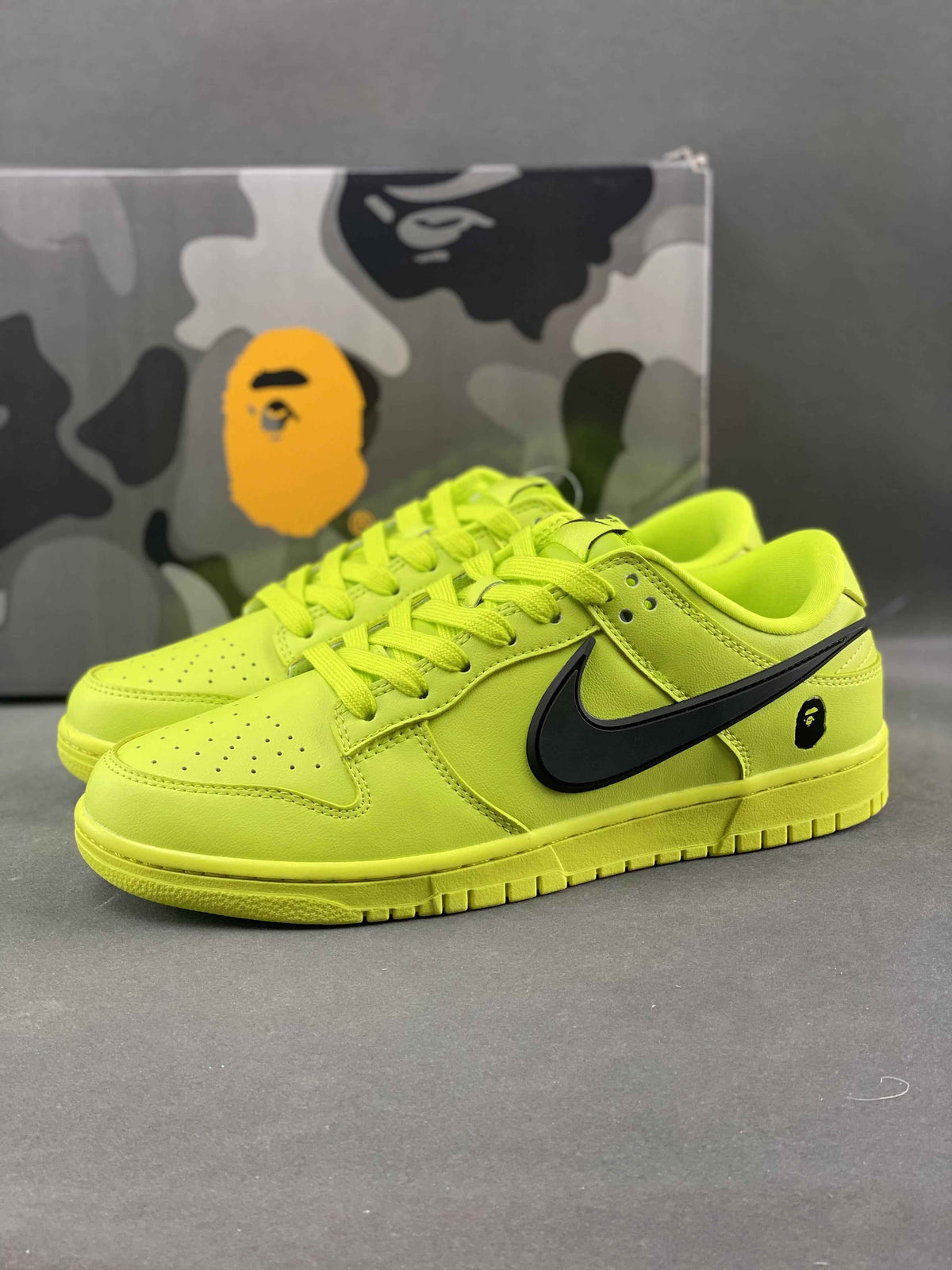 SB Dunk X BAPE XX2025-331 - Limited Edition Sneaker