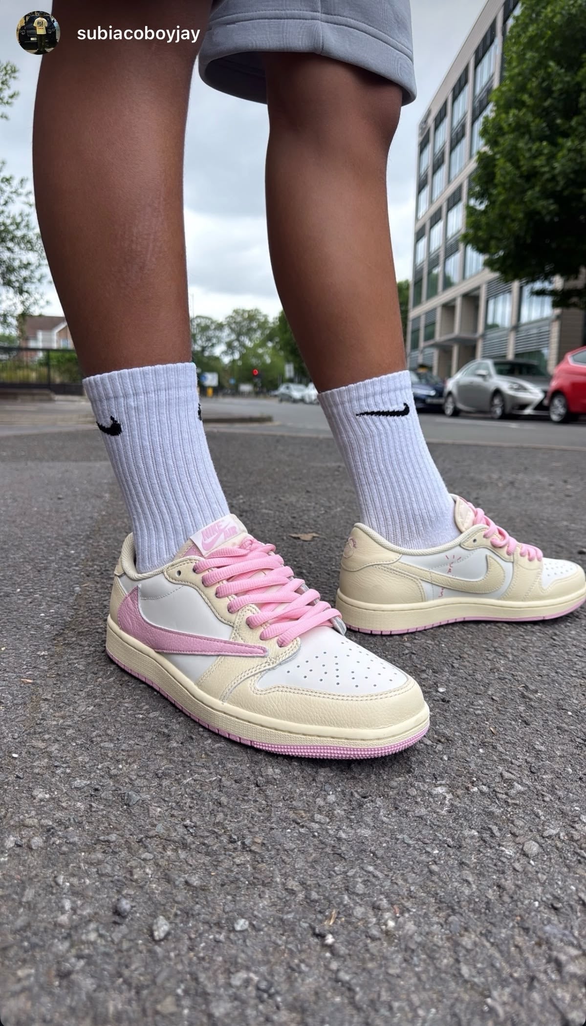 Travis Scott x Air Jordan 1 Low Soft Powder Pouring - A Streetwear Revolution - OMYGOODS