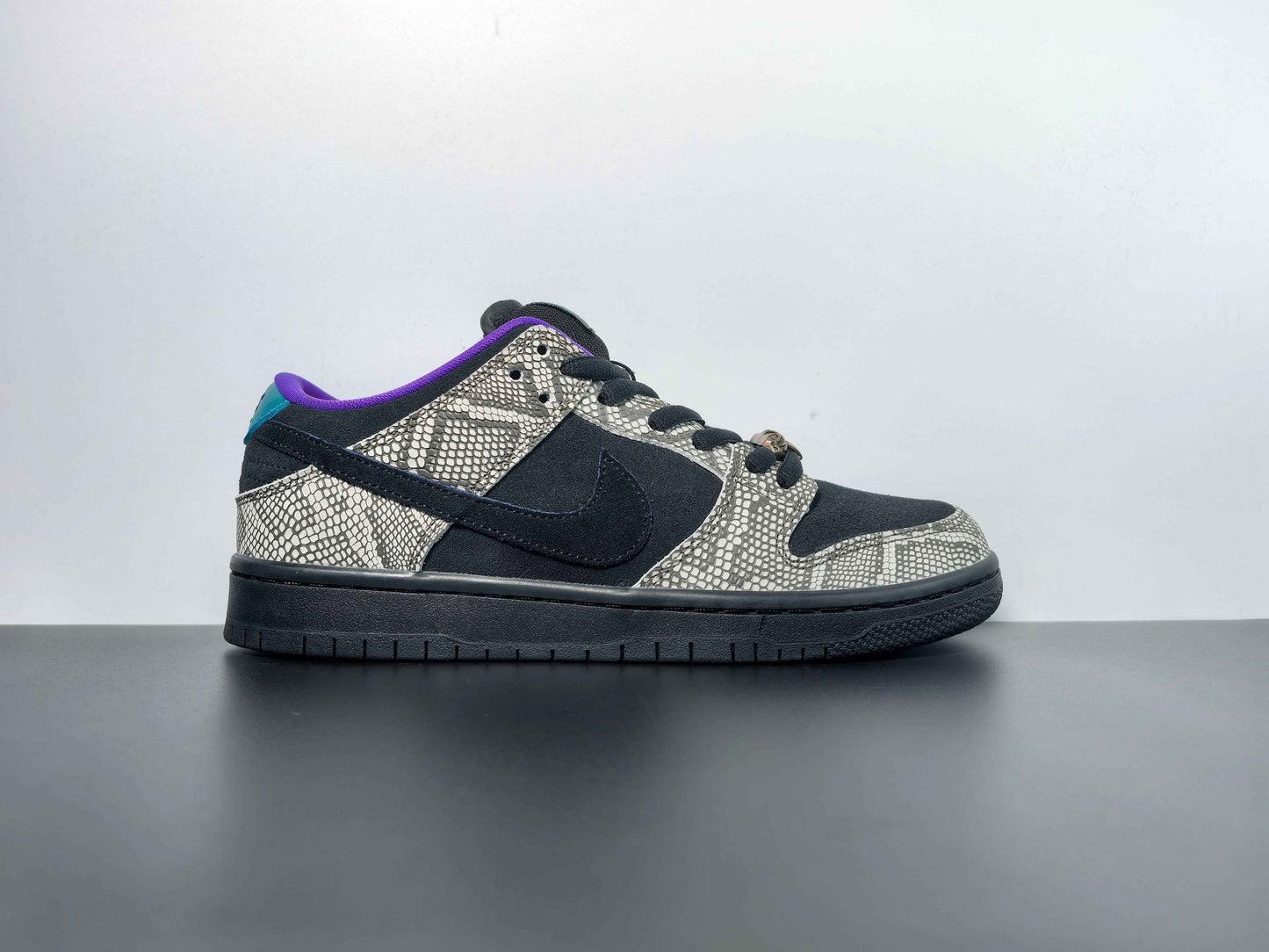 Dashawn Jordan Dunk SB DUNK LOW - Limited Edition Sneaker