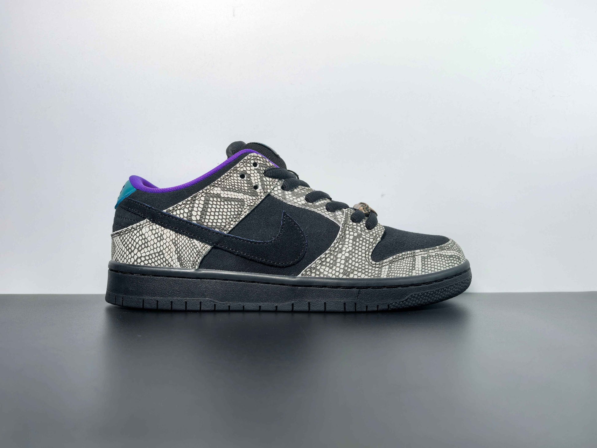 Dashawn Jordan Dunk SB DUNK LOW - Limited Edition Sneaker