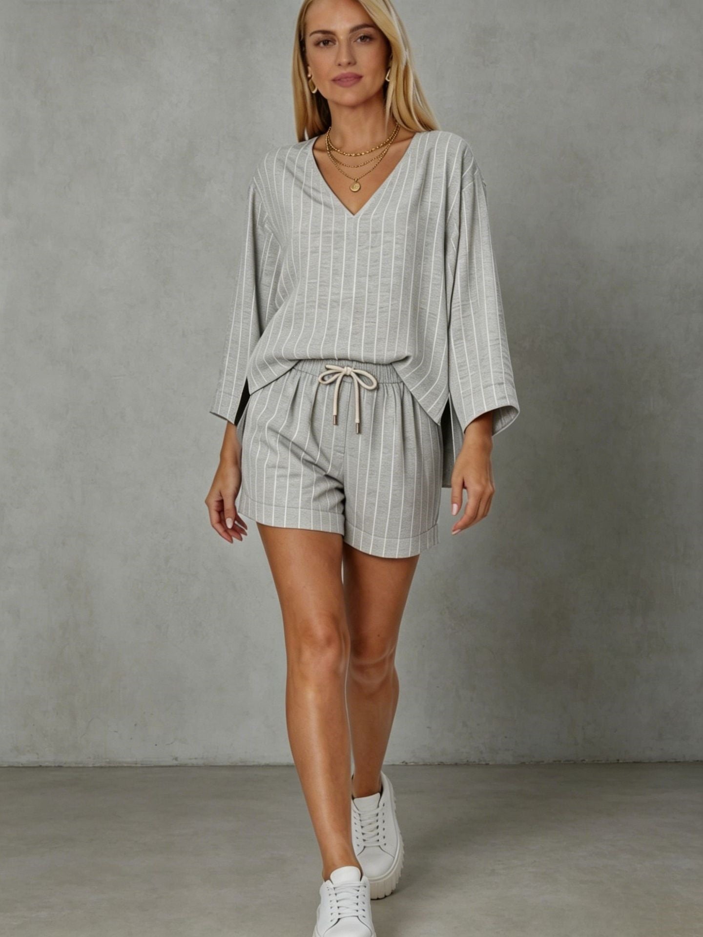 Loose V-neck long sleeved shorts striped set