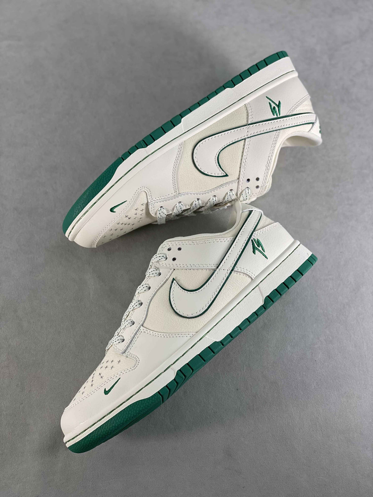 Custom Dunk SB Low x Travis Scott FC1688 109
