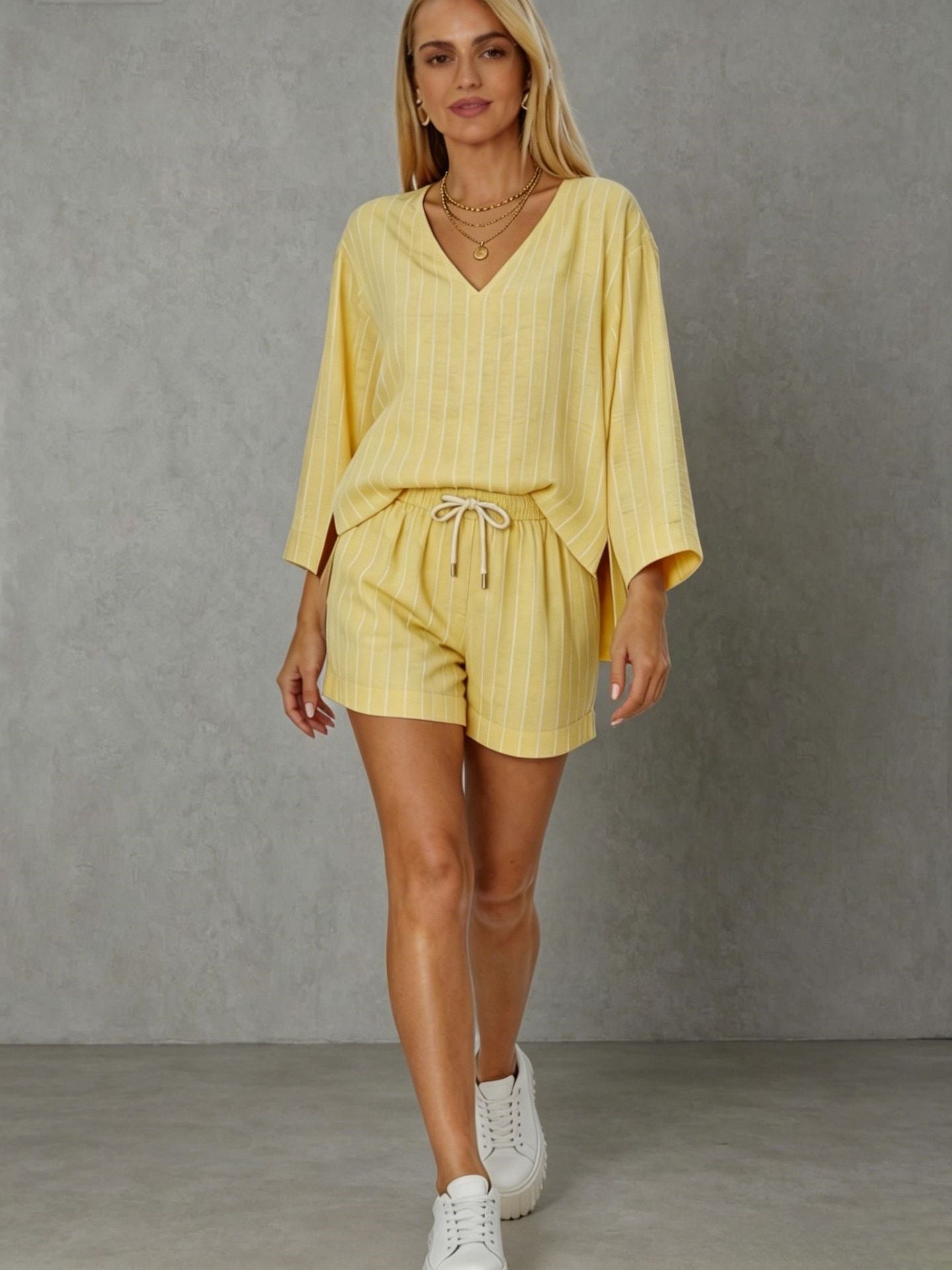 Loose V-neck long sleeved shorts striped set