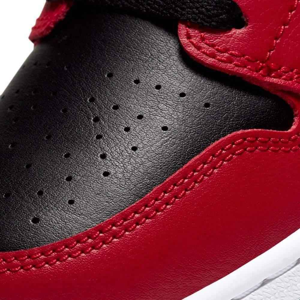 Air Jordan 1 Mid Chicago Black Toe GS - Style Meets Comfort