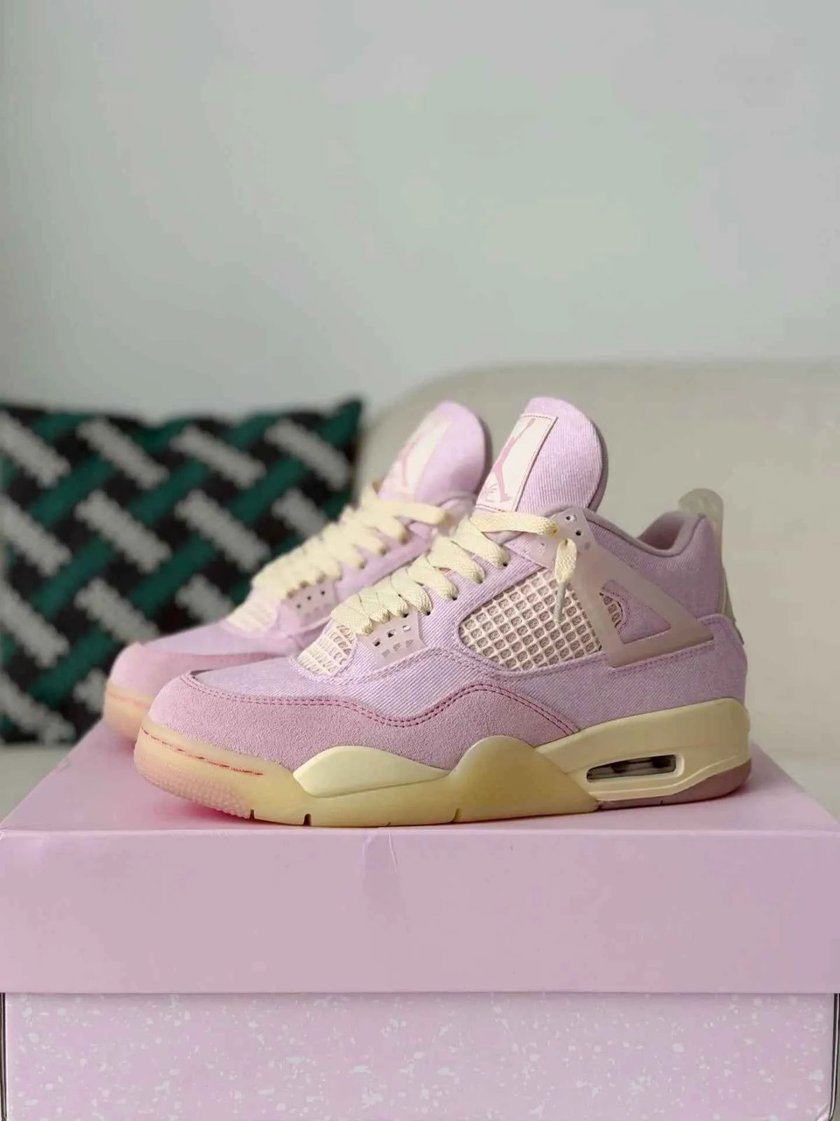 Air Jordan 4 Retro Iced Carmine Sneakers - Style Meets Comfort