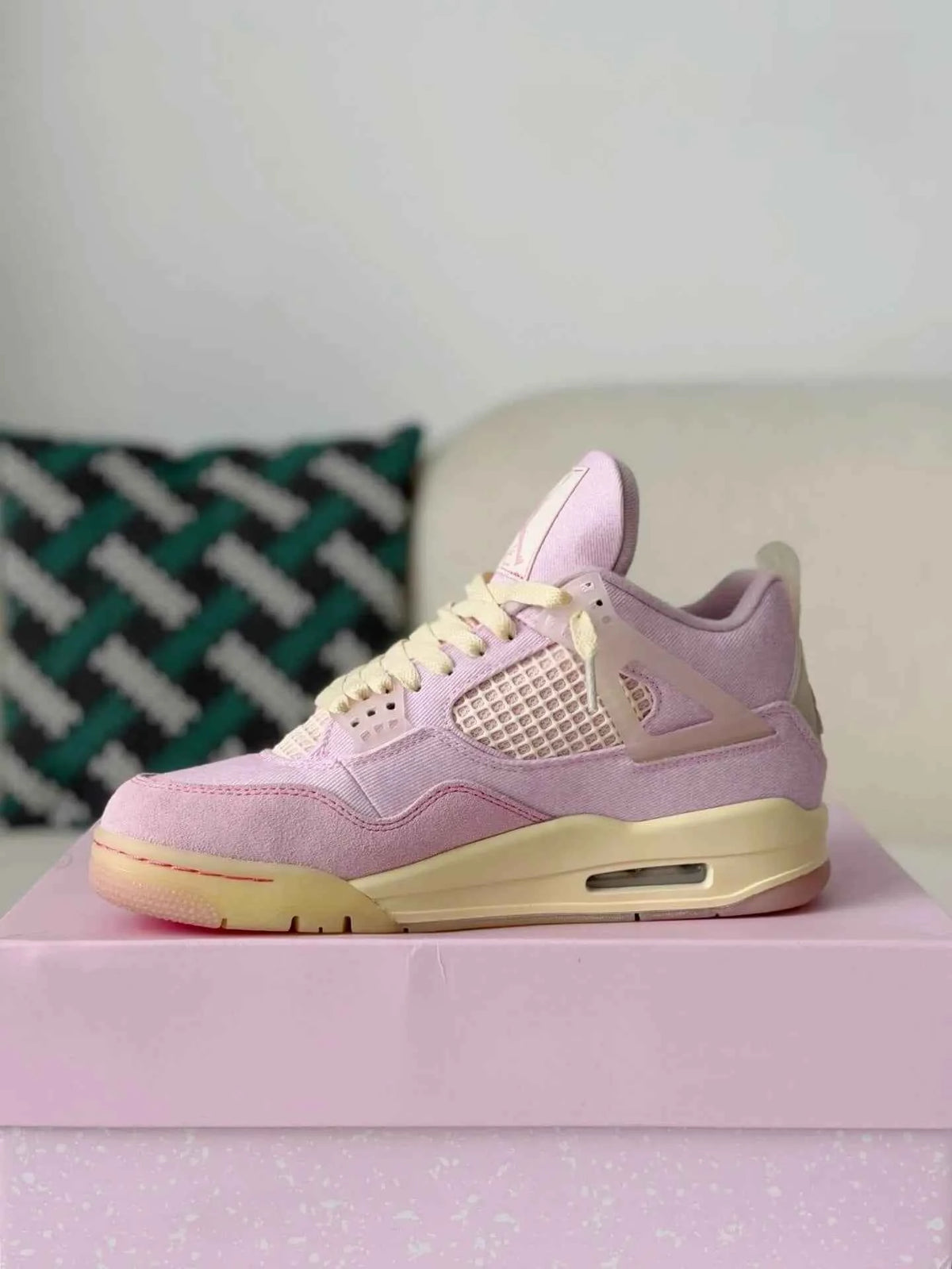 Air Jordan 4 Retro Iced Carmine Sneakers - Style Meets Comfort