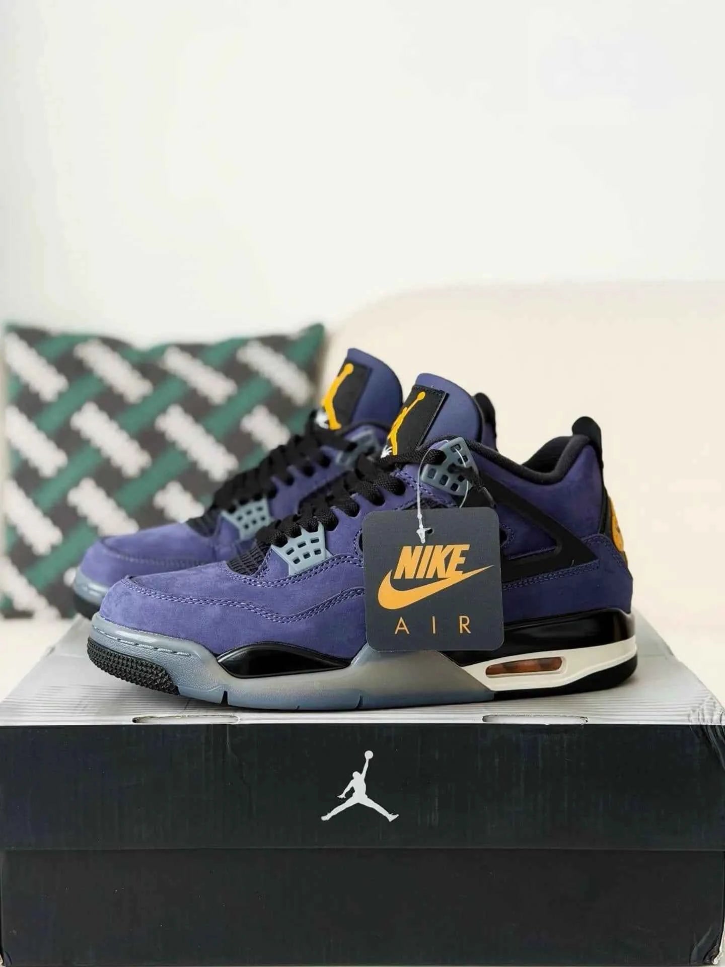 Air Jordan 4 Retro Lakers Sneakers – Elevate Your Style