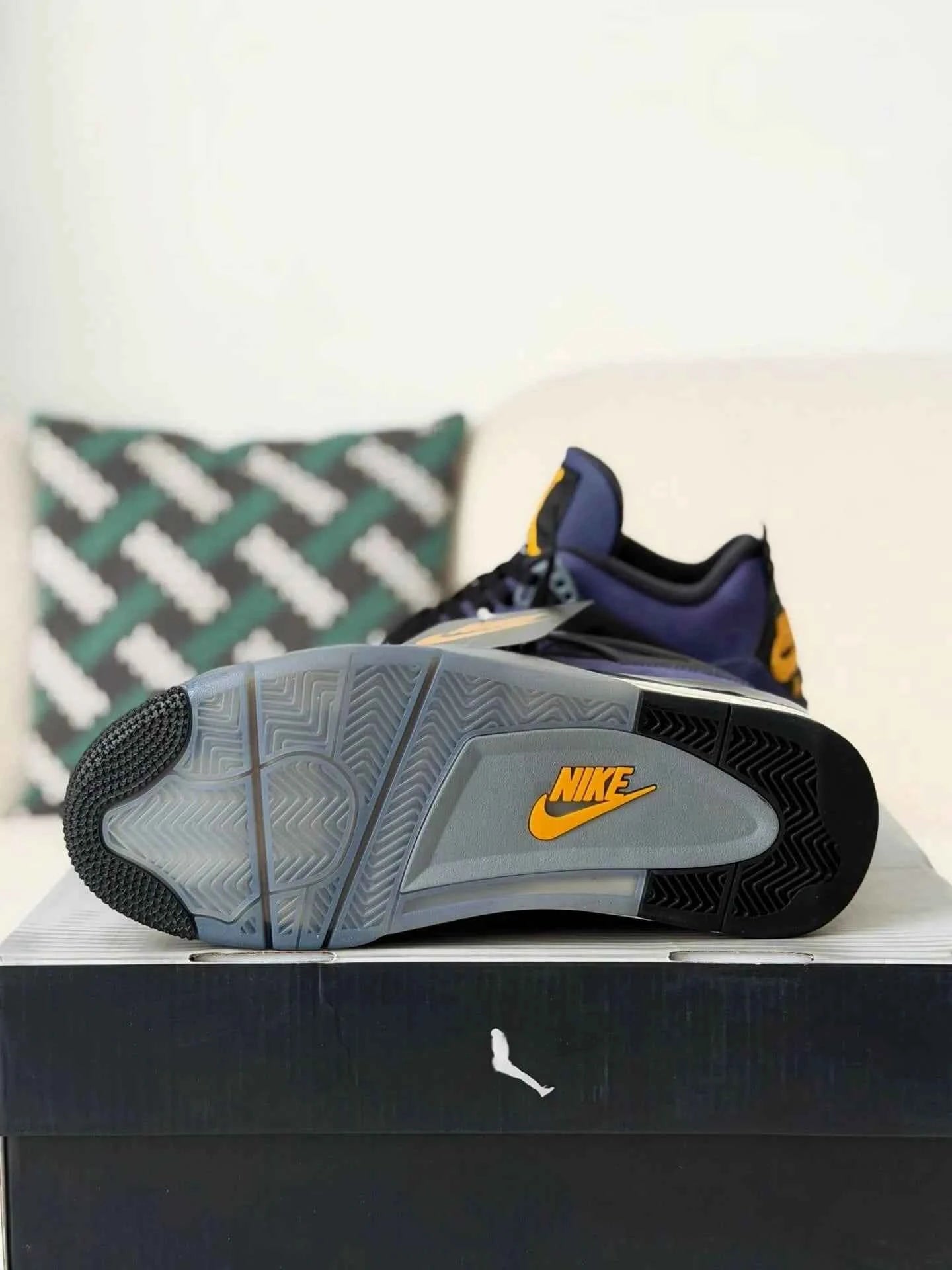 Air Jordan 4 Retro Lakers Sneakers – Elevate Your Style