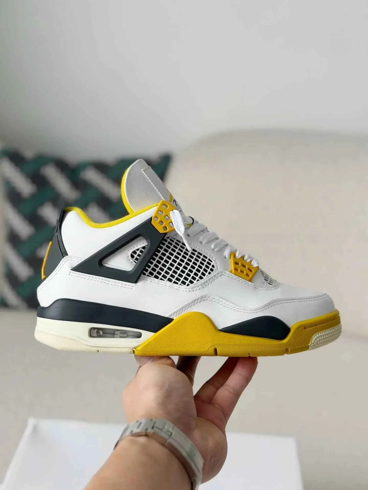 Air Jordan 4 Retro: Vivid Sulfur Sneakers for Bold Style