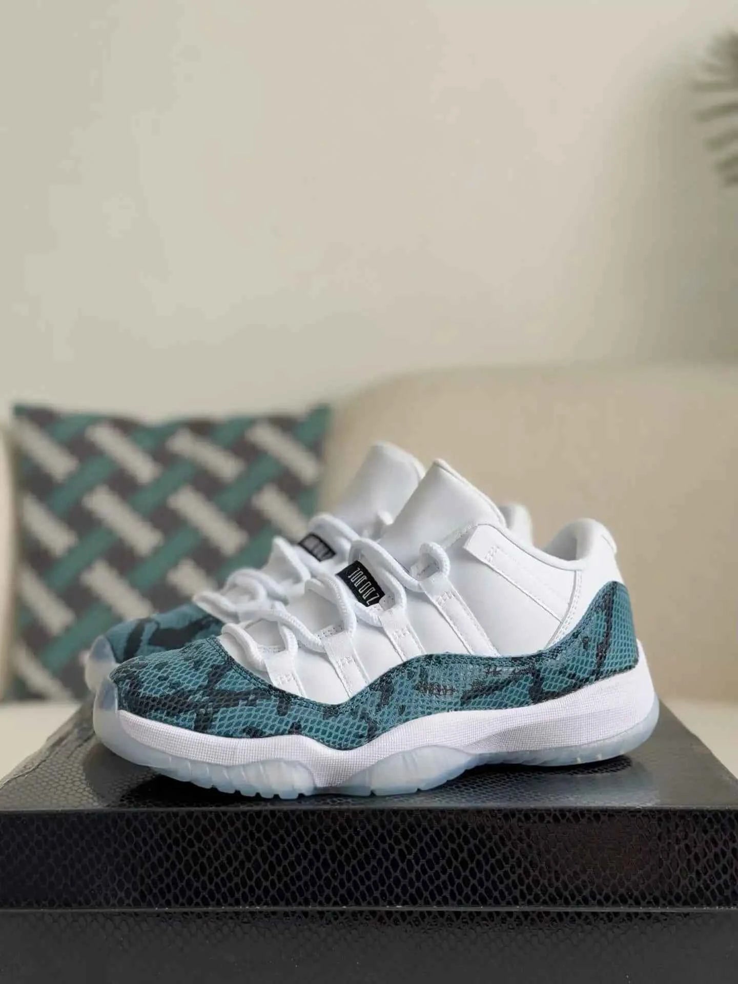 Air Jordan 11 Low “Navy Snakeskin” - Elevate Your Sneaker Game