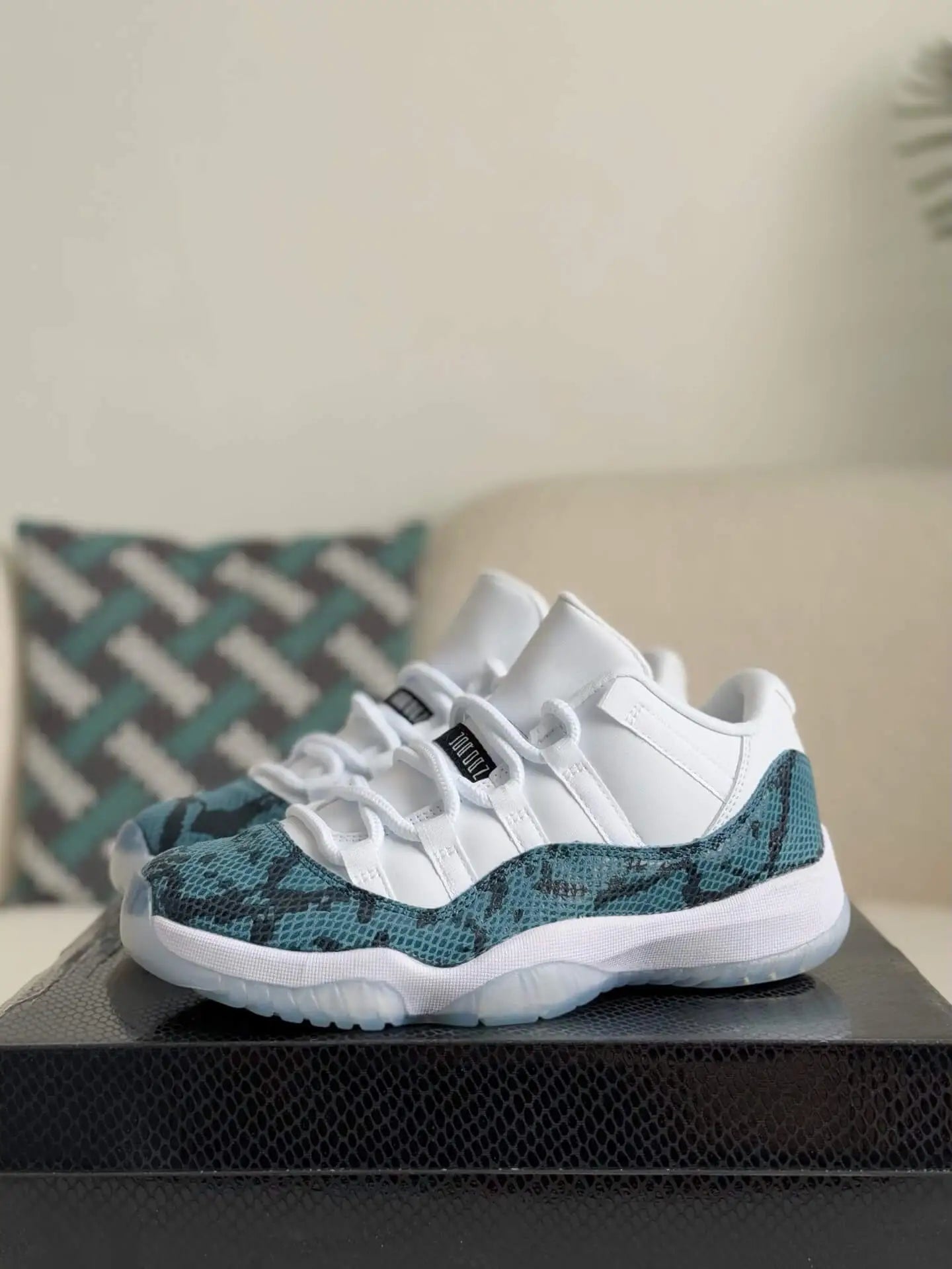 Air Jordan 11 Low “Navy Snakeskin” - OMYGOODS