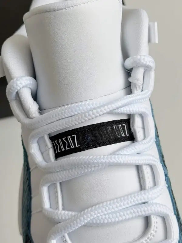 Air Jordan 11 Low “Navy Snakeskin” - OMYGOODS