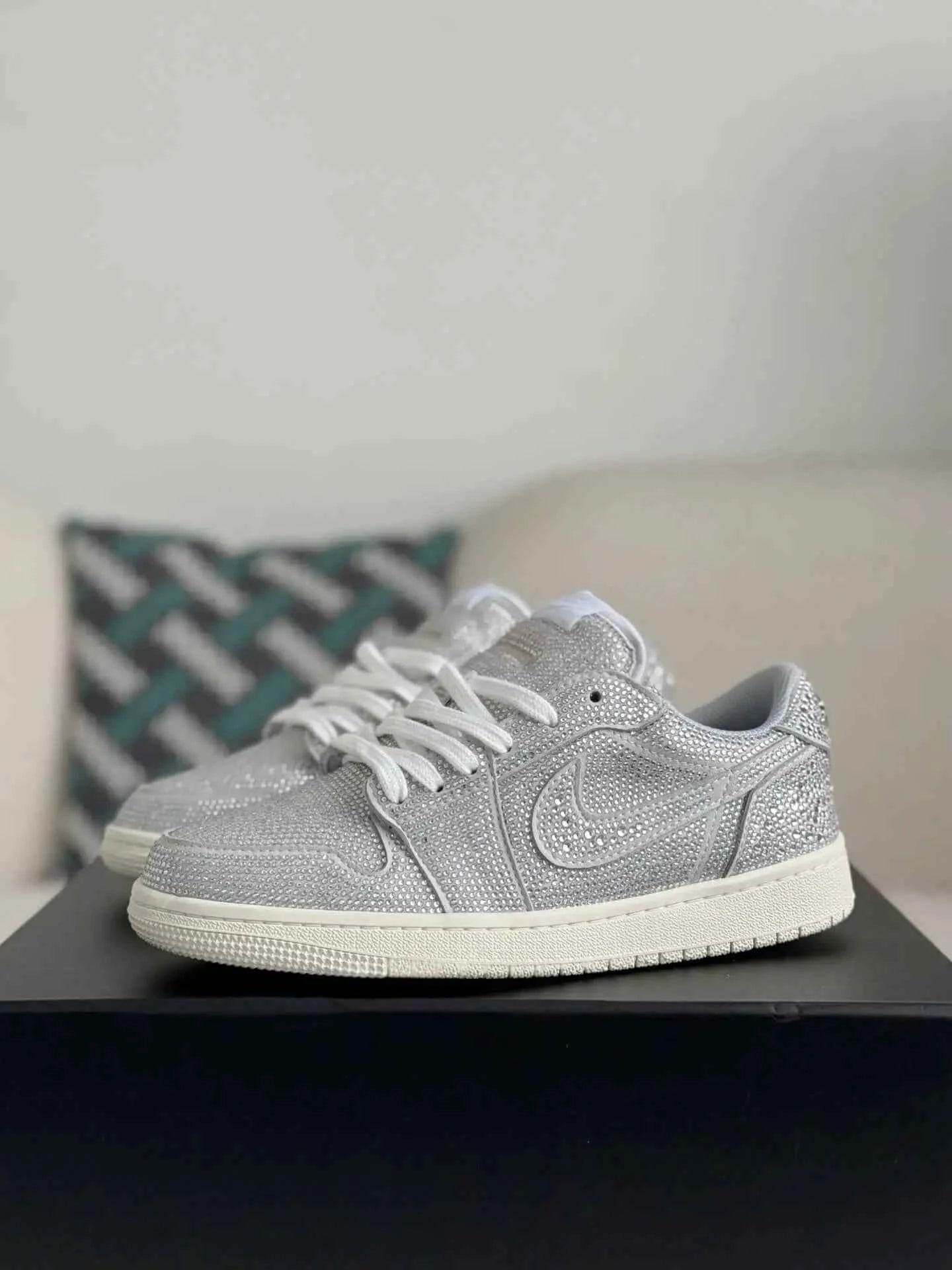 Air Jordan 1 Low “Platinum Sparkle” Silver - Dazzling Style Awaits