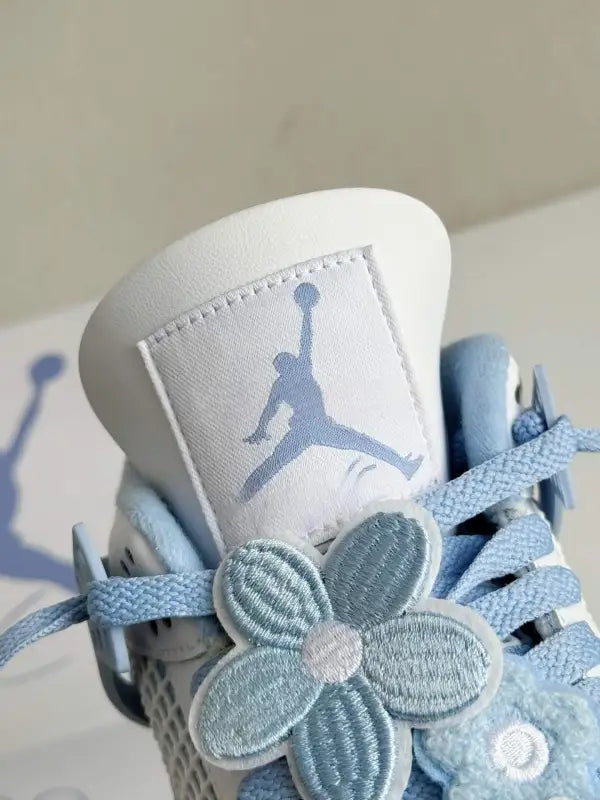 Air Jordan 4 Retro – Forget Me Not in White and light blue - OMYGOODS