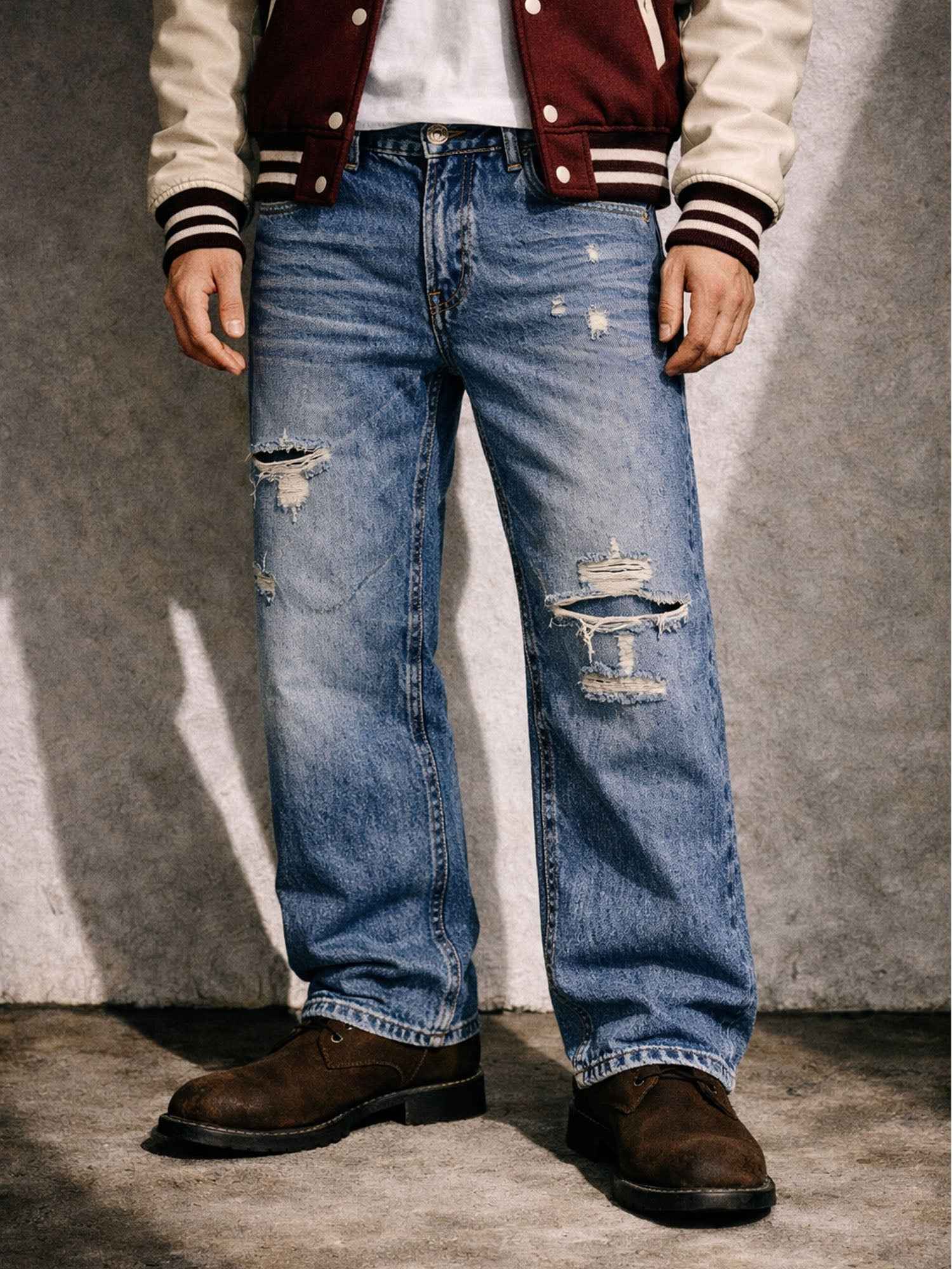 INDIGO DISTRESSED BOOTCUT DENIM