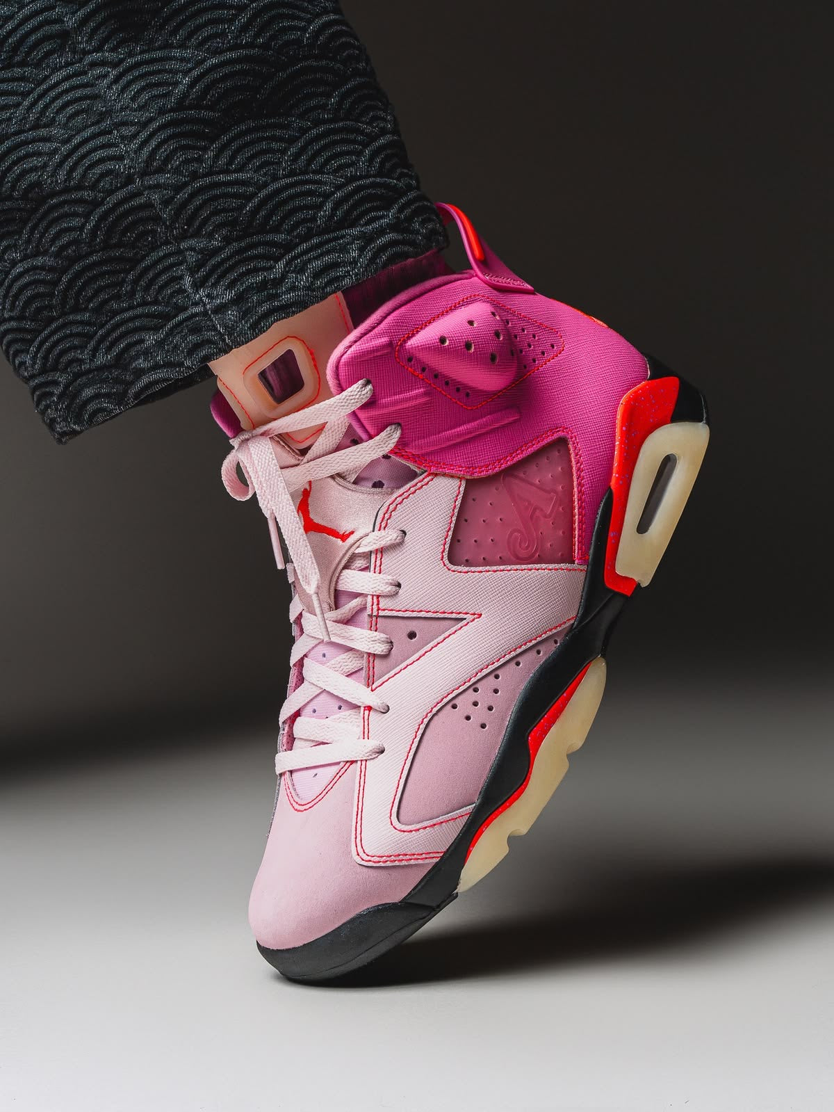 Air Jordan 6 Awake - Iconic Style Meets Modern Comfort