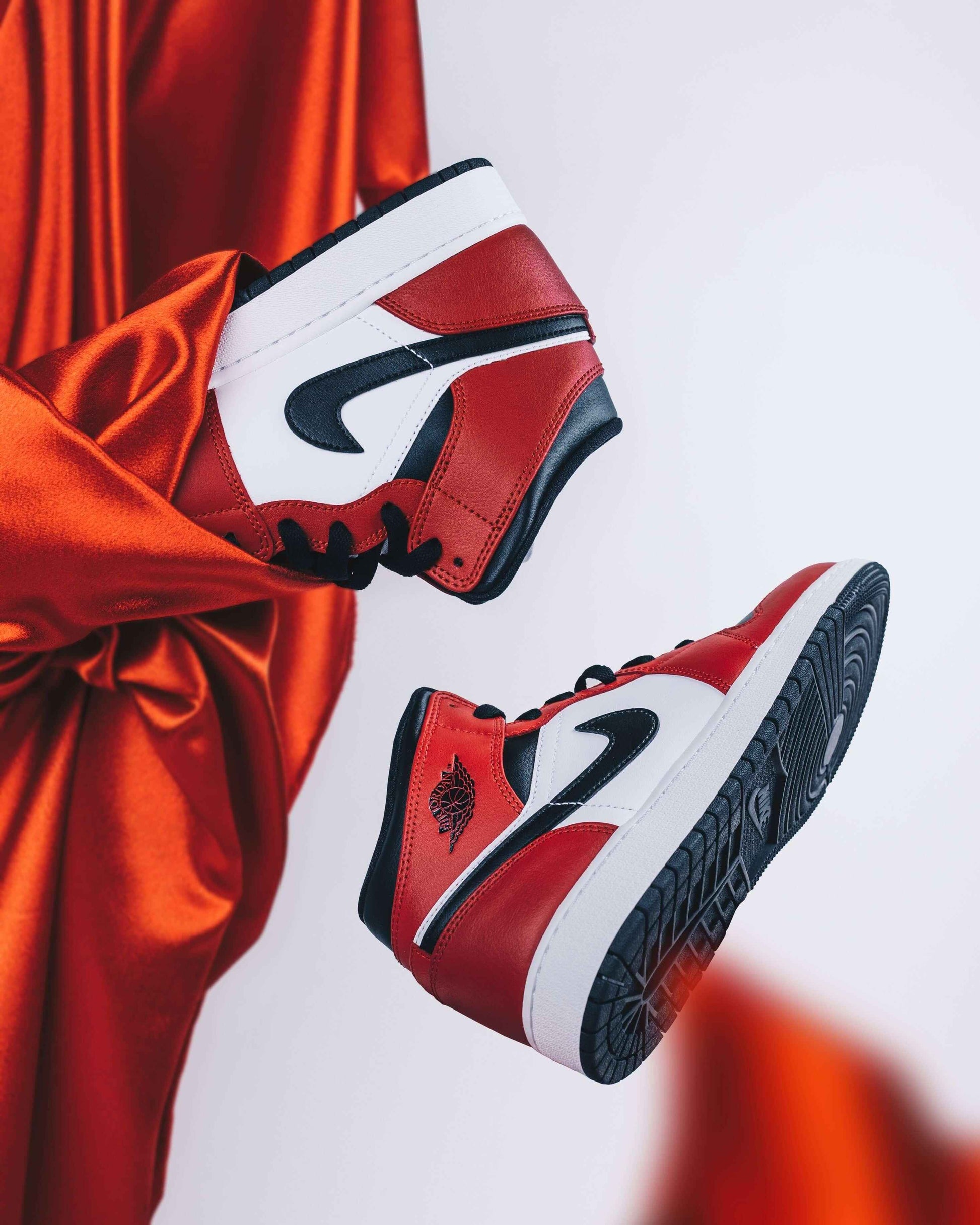 Air Jordan 1 Chicago Sneakers - Iconic Style Meets Comfort