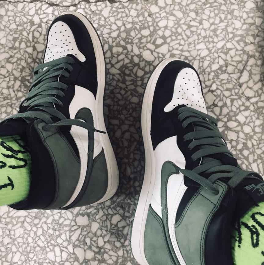 Air Jordan 1 Clay Green Sneakers - Style Meets Performance