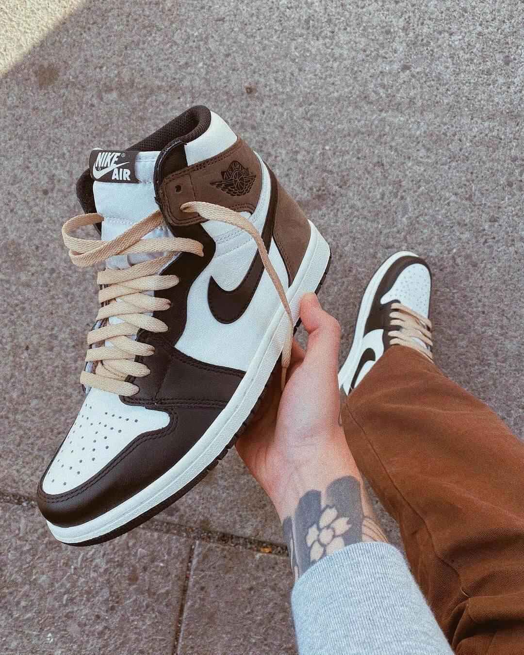 Air Jordan 1 Dark Mocha Sneakers - Style Meets Performance