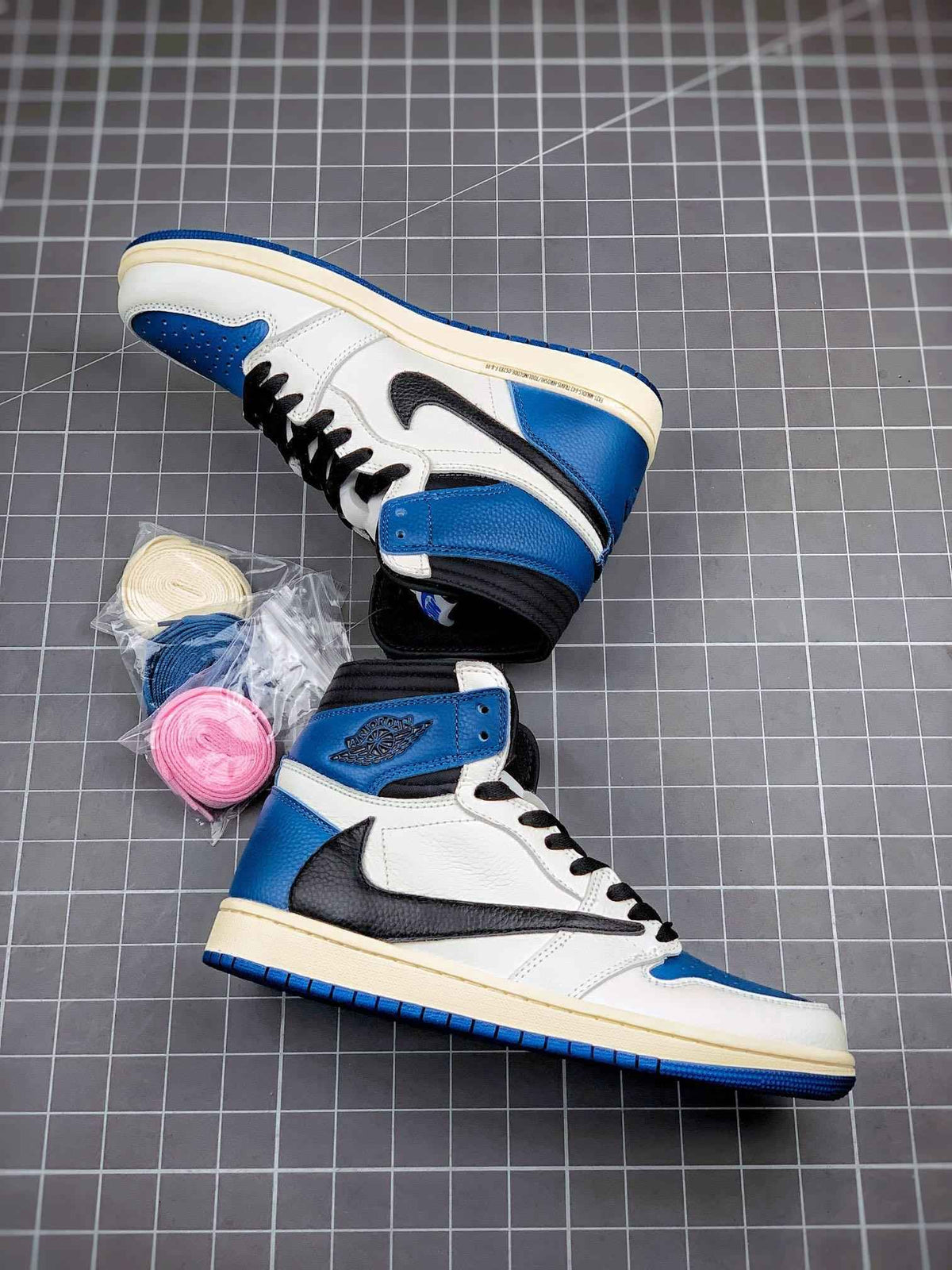 Air Jordan 1 High OG SP Fragment x Travis Scott - Exclusive Collaboration
