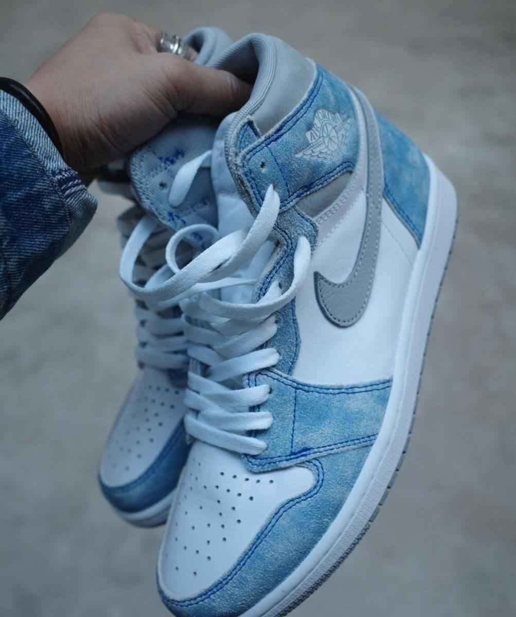 Air Jordan 1 Hyper Royal Sneakers - Elevate Your Style