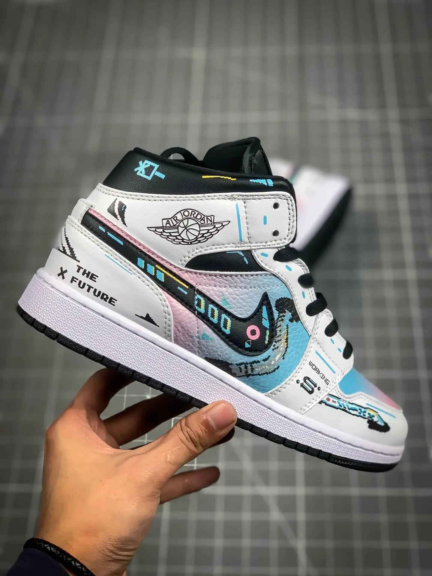 Air Jordan 1 Mid: Elevate Your Style and Comfort