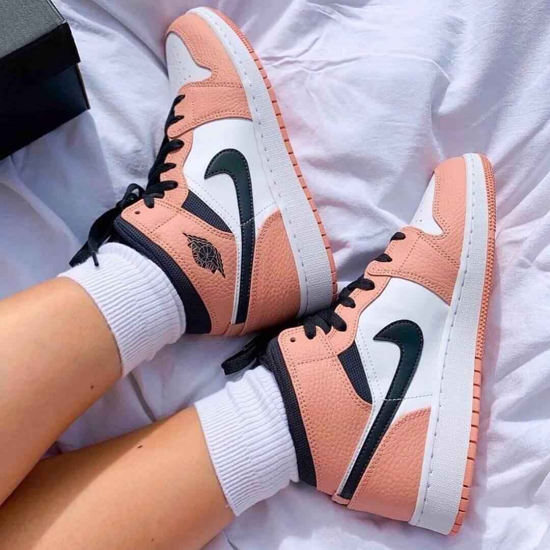 Air Jordan 1 Pink Quartz Sneakers - Elevate Your Style