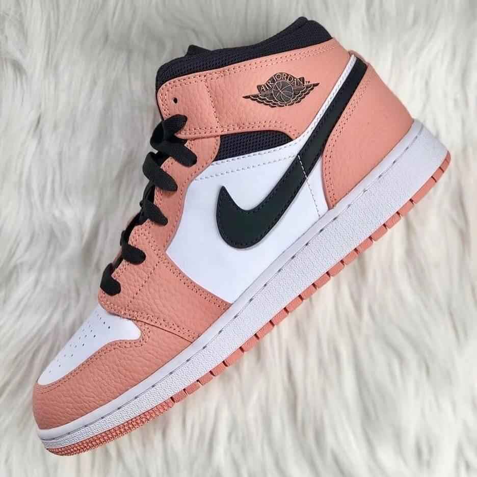 Air Jordan 1 Pink Quartz Sneakers - Elevate Your Style